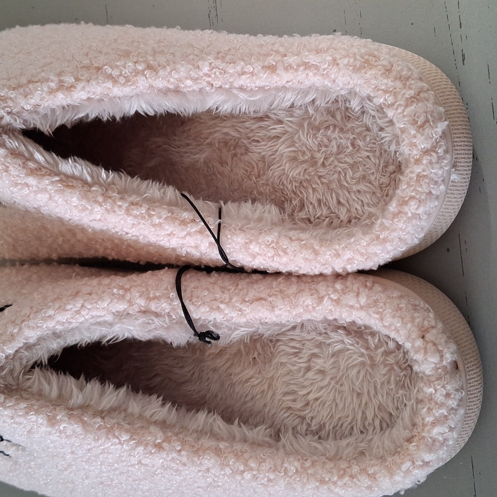 Cozy Pink Slippers with Black Pattern - Picture 3 of 6
